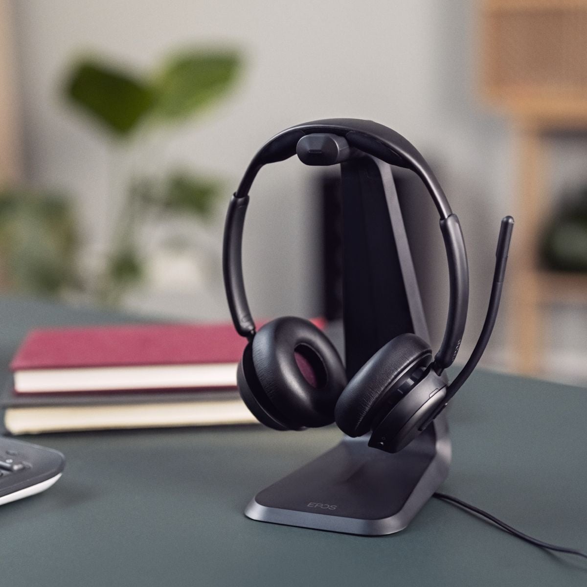 Micro-casque sans fil Bluetooth EPOS IMPACT 1061T ANC avec sa base de chargement à induction (1001171) – Image 8